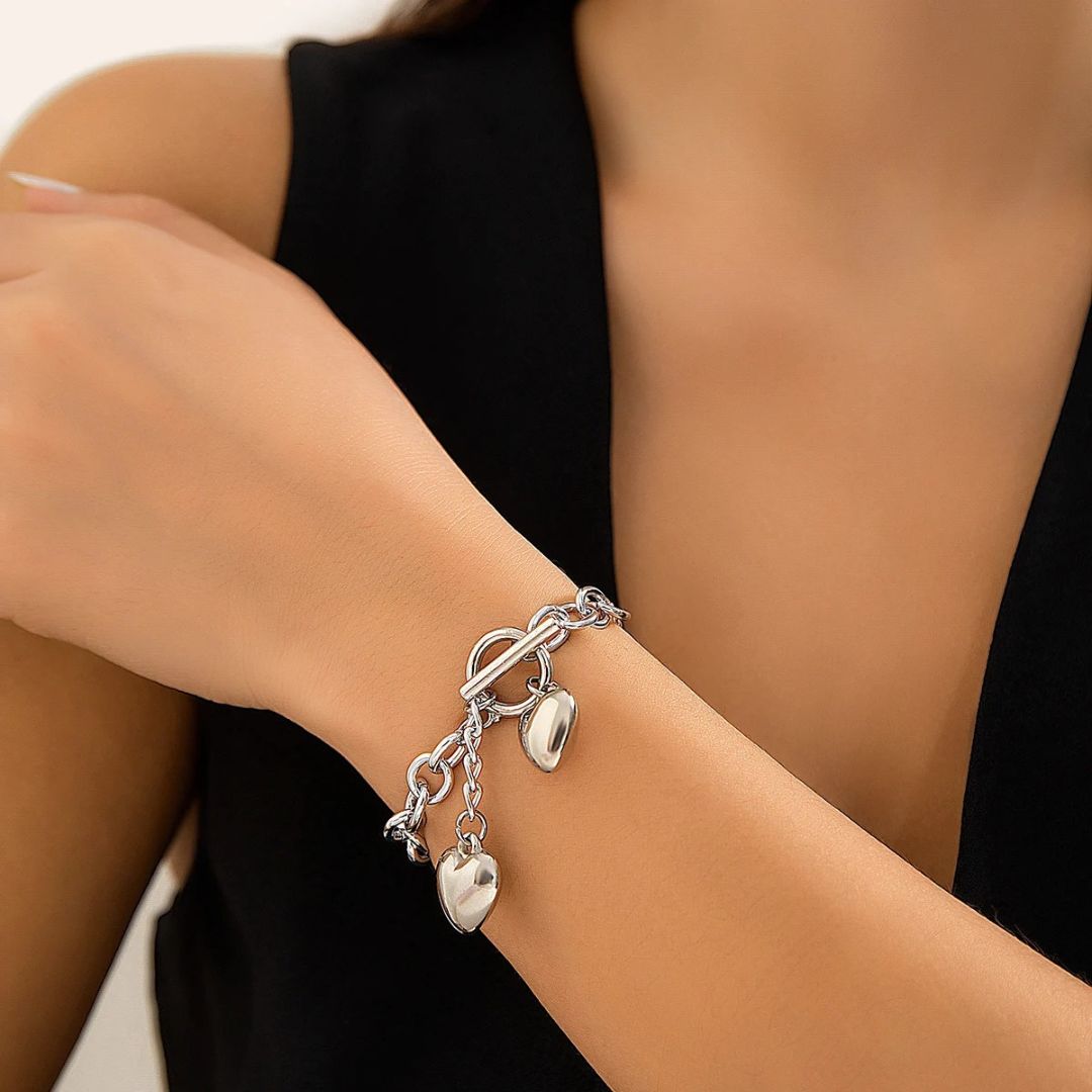 LockLuxe™ – Bold Chain Bracelet with Key Pendant